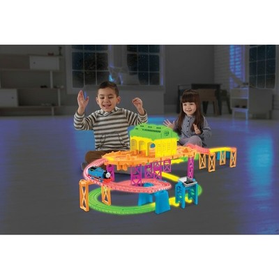 thomas and friends trackmaster hyper glow station